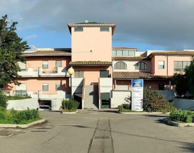 Quartu, caos e paura nella Rsa delle suore: “Anziani tra pochi Oss e rischi di intrusioni notturne”