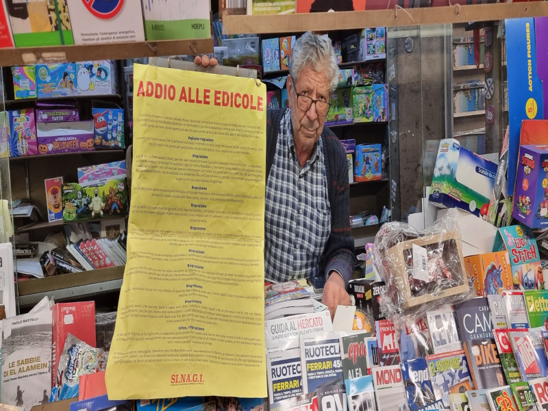 Cagliari, la scomparsa delle edicole: “Da 135 a 70, ormai tantissimi leggono le notizie online”
