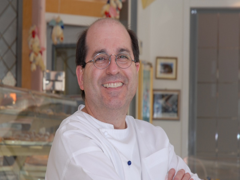 Febbre del Nilo, terzo morto in Sardegna: addio allo storico pasticcere di Oristano Luigi Masala