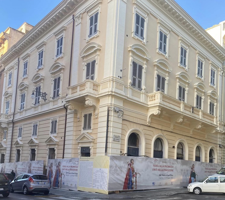 Cagliari, svolta in piazza del Carmine: “Nell’ex palazzo Caide un presidio della polizia municipale”