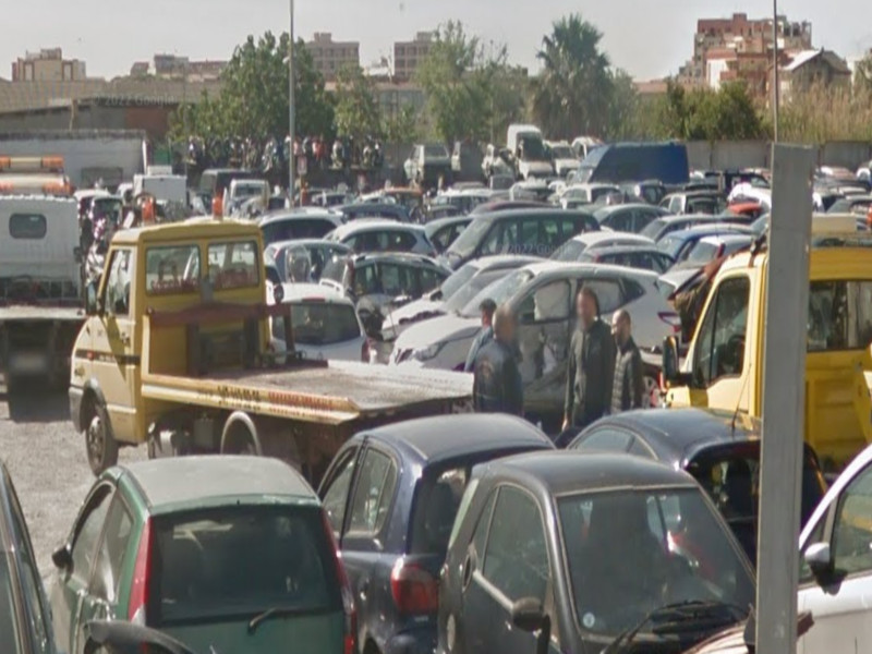 Quartu, raffica di auto ritirate con il carro attrezzi dal centro al litorale