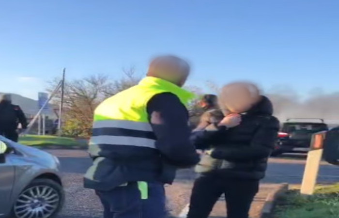 Il racconto della giovane ferita durante l’assalto al portavalori: “Ho un proiettile conficcato nel braccio”