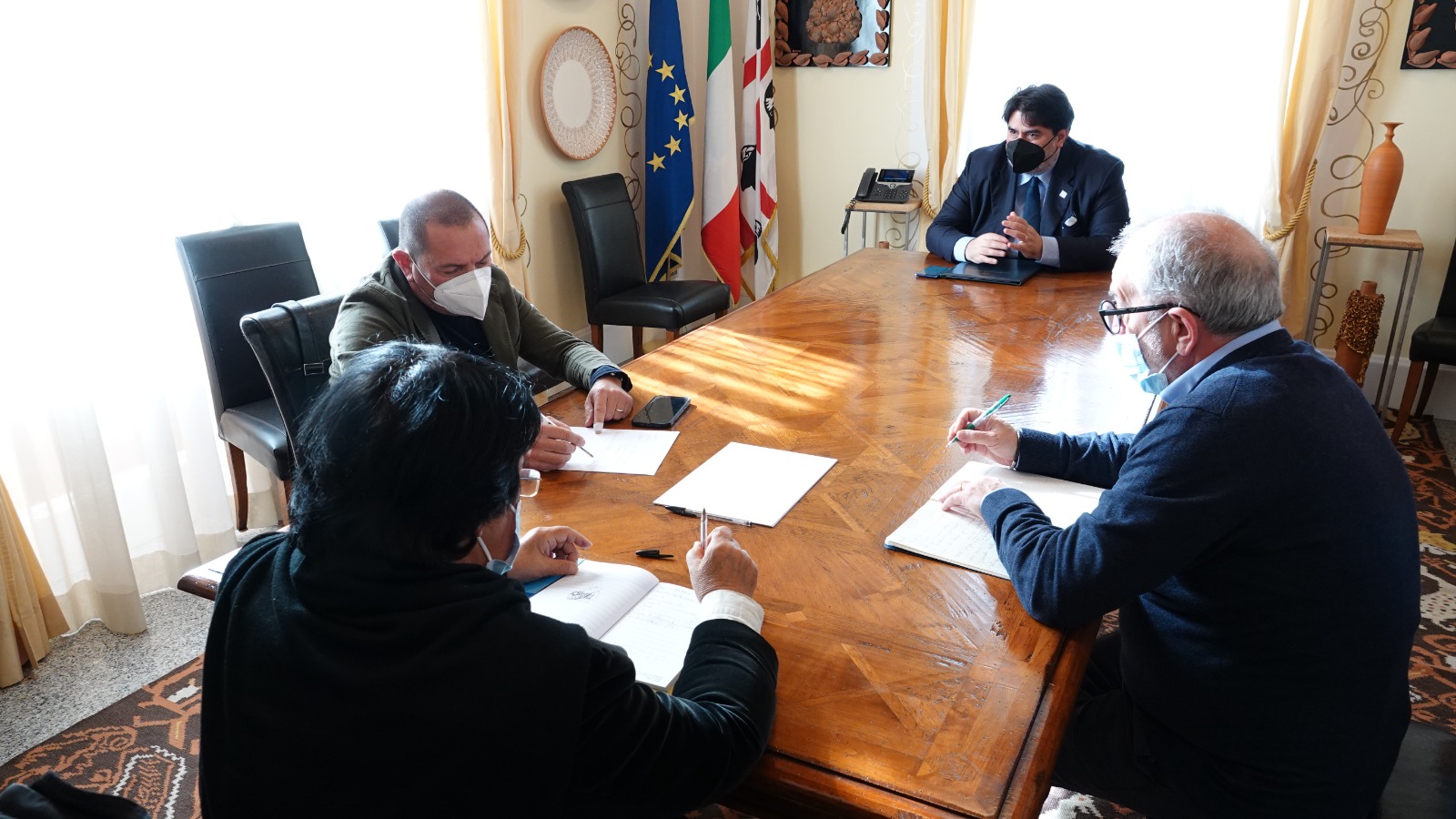 Boom di malattie rare in Sardegna, sos di Solinas: “Farmaci troppo costosi, da soli non ce la facciamo”