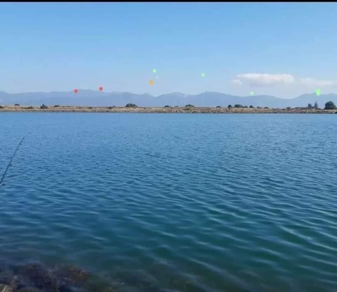 Cagliari, mistero Ufo al portocanale: “Sfere rosse e gialloverdi, strane luci in volo sul mare del capoluogo”