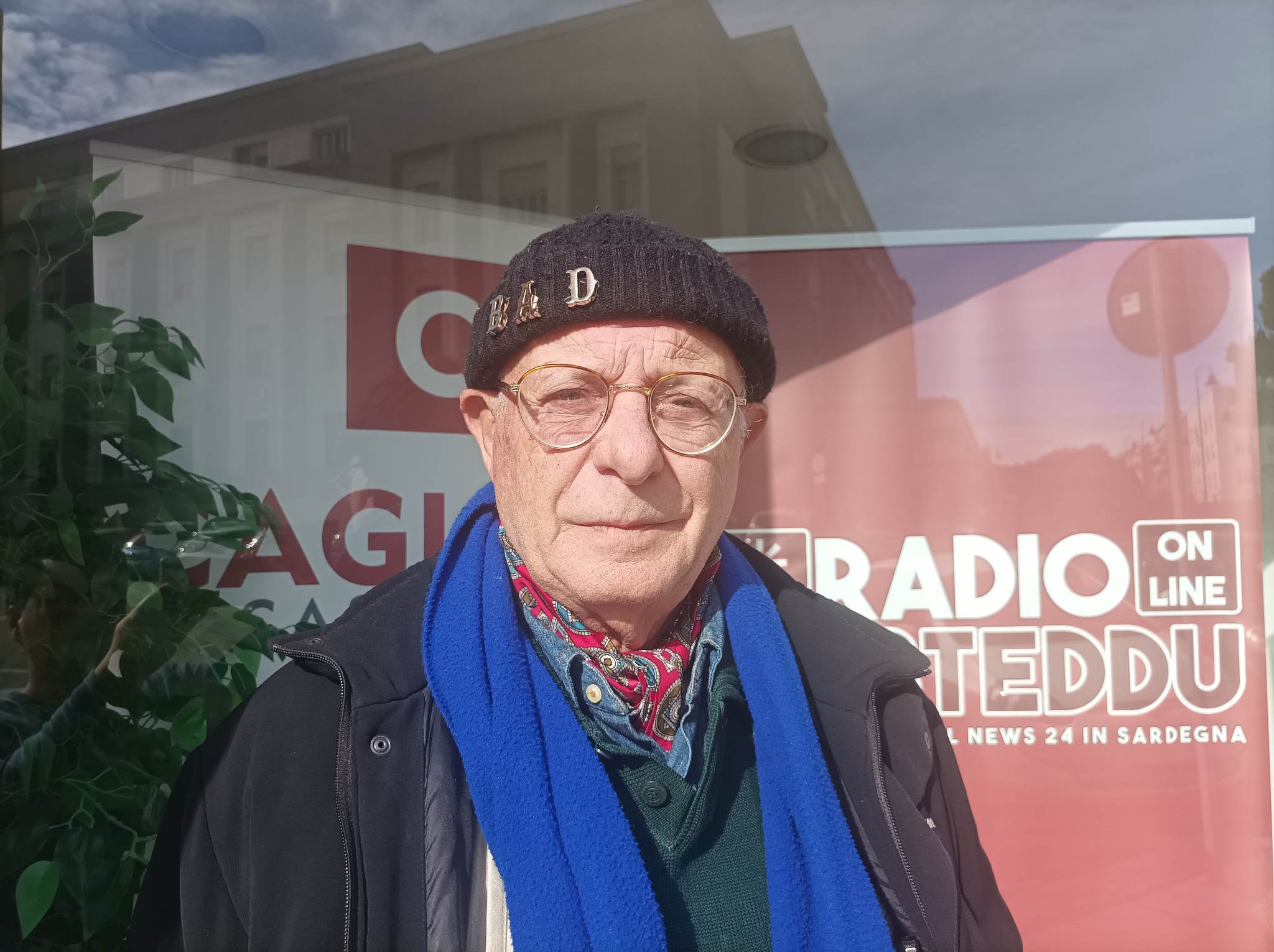 Cagliari, a 73 anni fa il portapizze: “Mi hanno rubato l’auto e non posso più lavorare” (VIDEO)