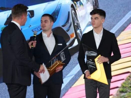 Il baby asseminese premiato dalla Ferrari: Lorenzo Cossu 17 anni, giovane pilota, sul podio dei big