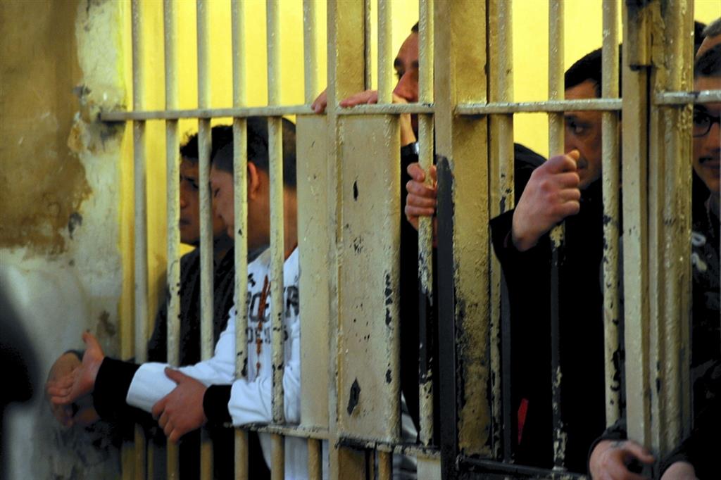 Sardegna, niente reddito di cittadinanza agli ex detenuti: “Esclusione ingiusta”