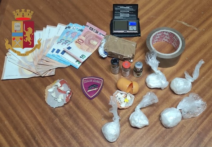 Fermato per un controllo e trovato con droga e anabolizzanti: un arresto a Iglesias