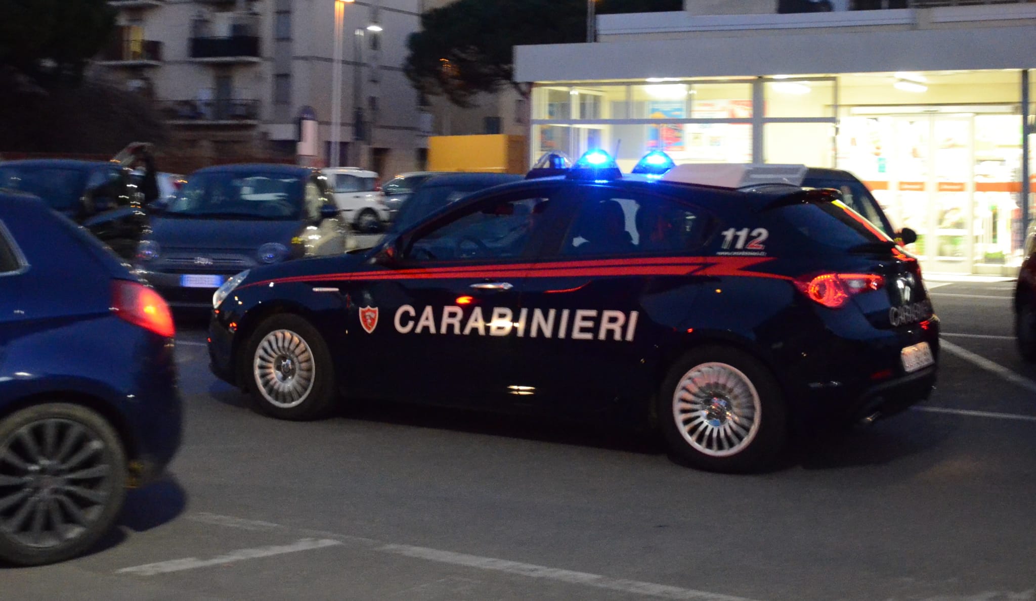Ruba un’auto e si schianta su un palo sulla Ss 130, poi dichiara false generalità: 38enne denunciato a Cagliari