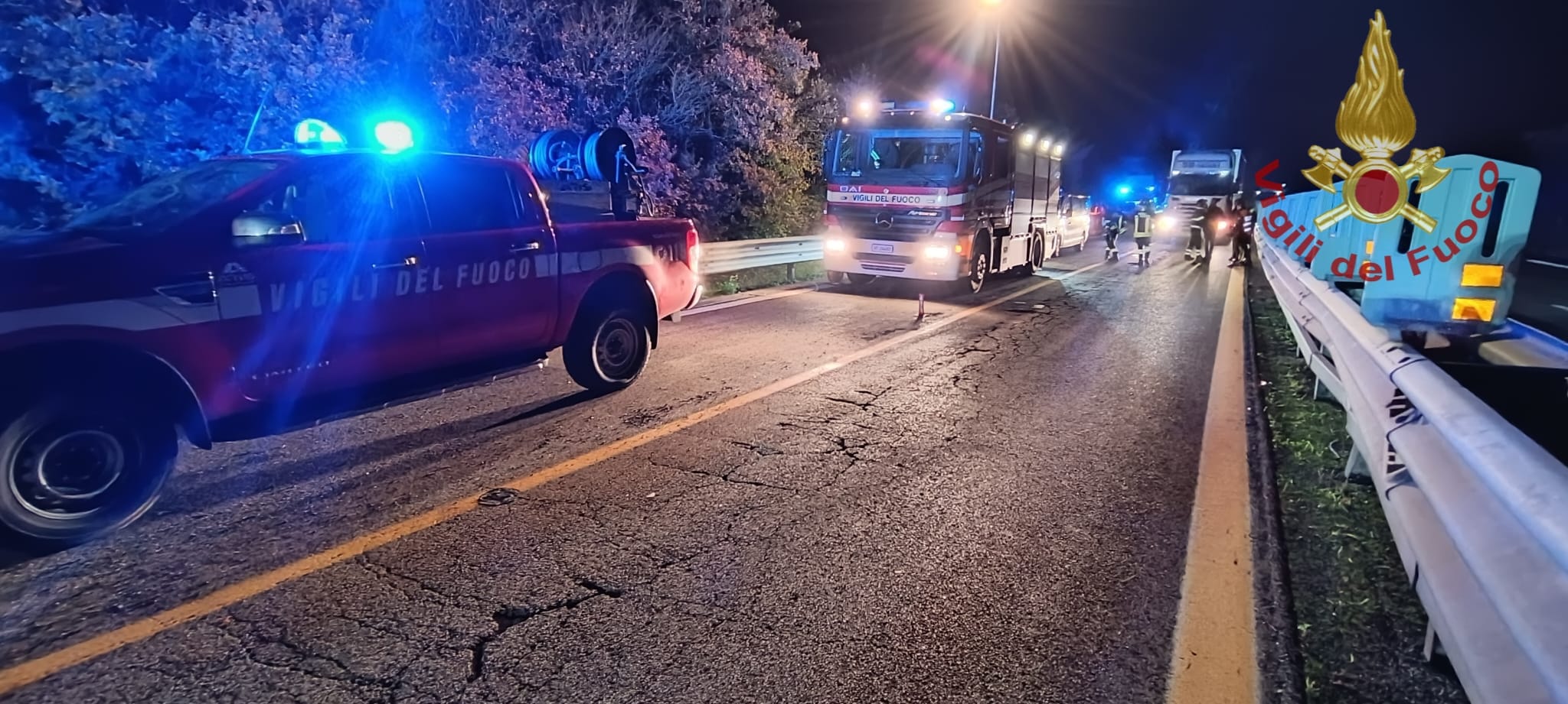 Pauroso schianto tra due auto sulla 131, una donna trasportata a sirene spiegate all’ospedale