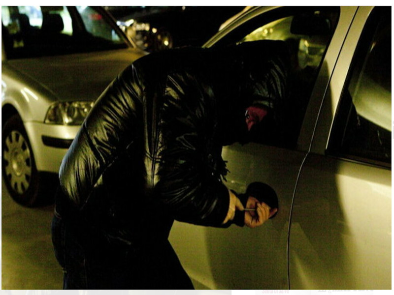 Svaligia nove auto a Carbonia, 50enne bloccato e arrestato da polizia e carabinieri