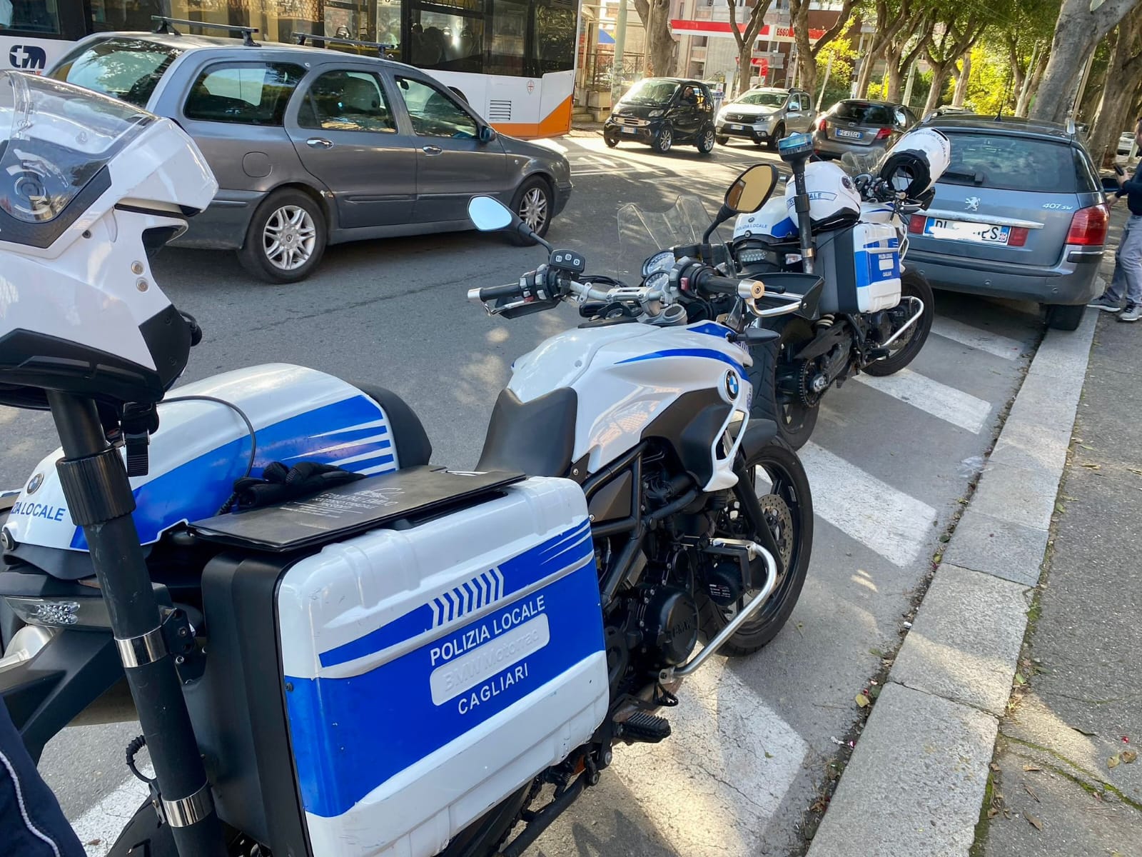 Spettacolare inseguimento a Is Mirrionis, semina il panico con la sua auto contromano