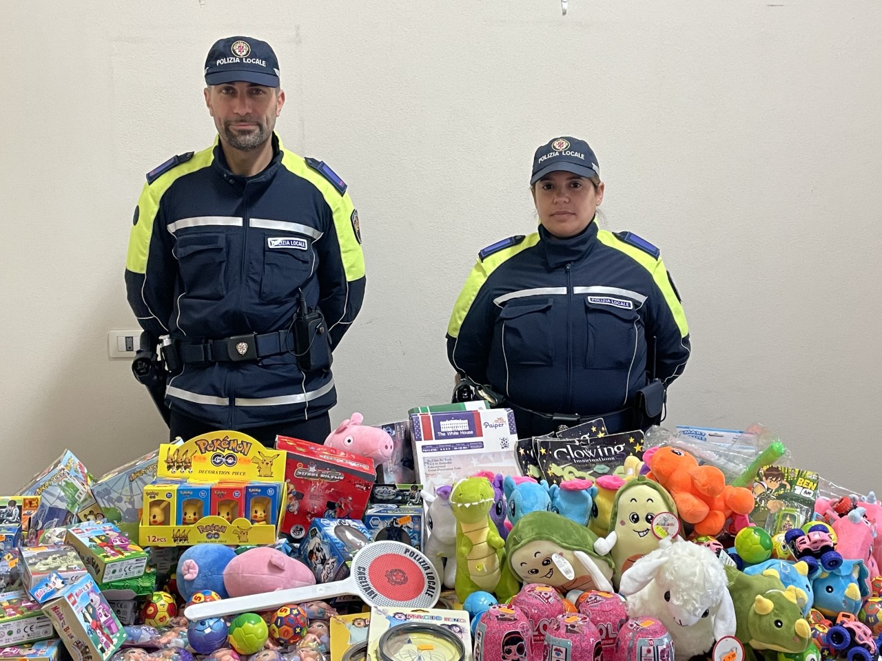 Cagliari, maxi sequestro di giocattoli pericolosi: multa da 10 mila euro a un negoziante