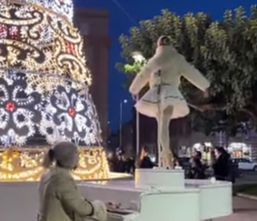 Zampognari, show dance e carillon vivente: via all’animazione natalizia a Cagliari