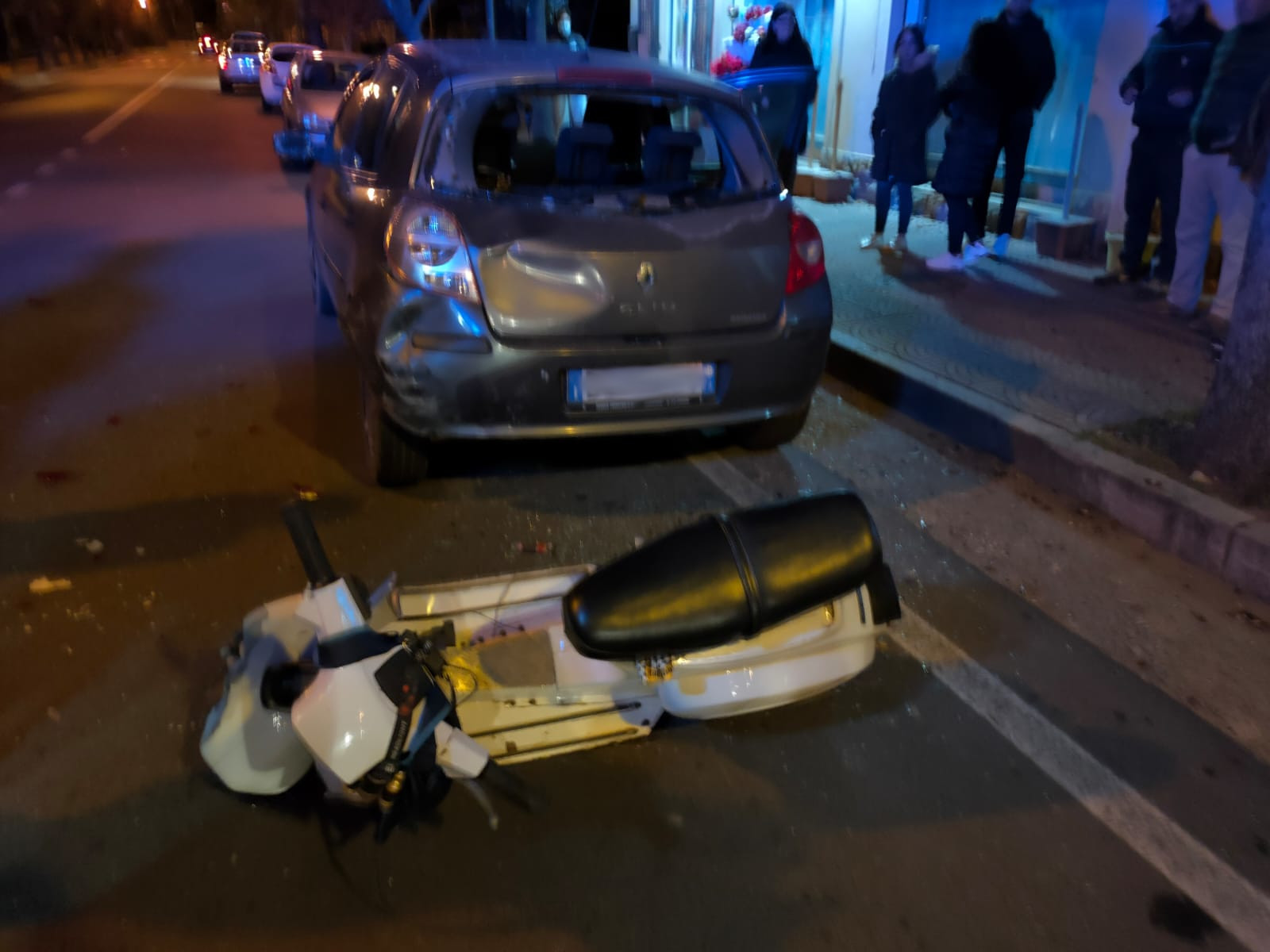 Villaputzu, si schianta contro un’auto e vola sull’asfalto: 17enne gravissimo al Brotzu