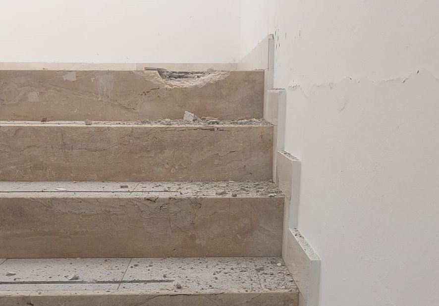 Cagliari, terrore a Mulinu Becciu: bomba carta esplode nella casa albergo di via Tiepolo