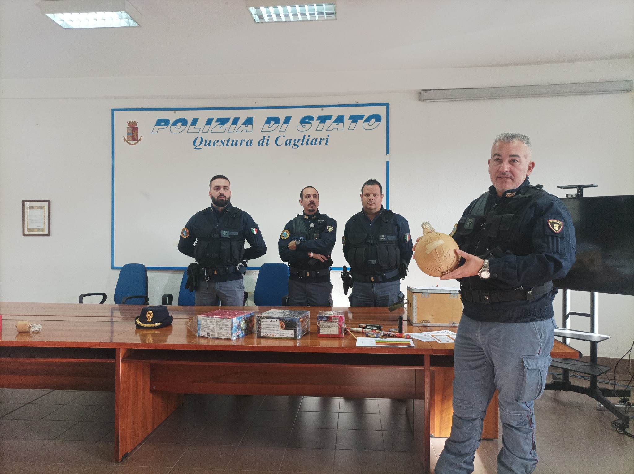 Cagliari, a Capodanno botti vietati dove canterà Blanco: “Non saranno tollerati petardi”