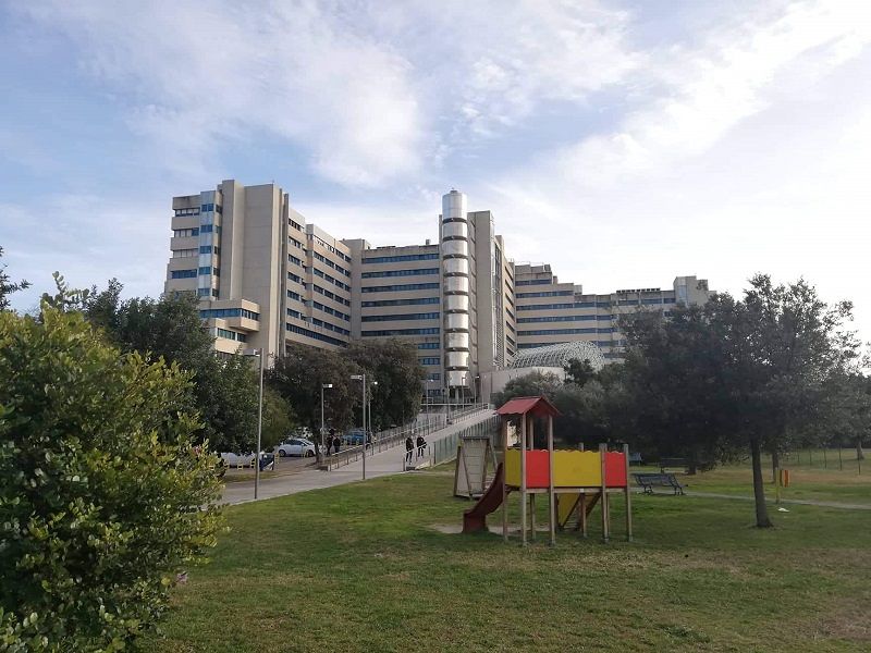 Duecento chilometri per un’operazione di appendicite, il viaggio di una bimba da Mores a Cagliari