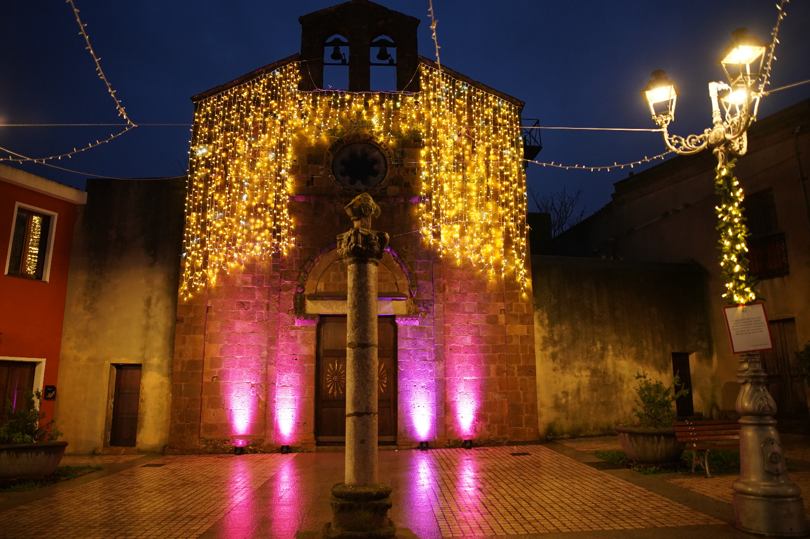 Natale col risparmio energetico, a Villamassargia niente luminarie nelle strade e presepio ecologico