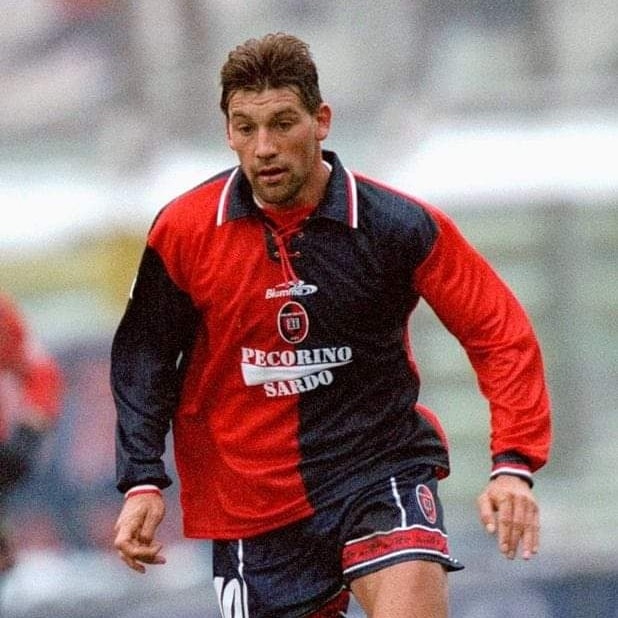 Cagliari, è morto il grande Fabian o’Neill: “Orgogliosi di aver potuto ammirare da vicino il tuo genio”