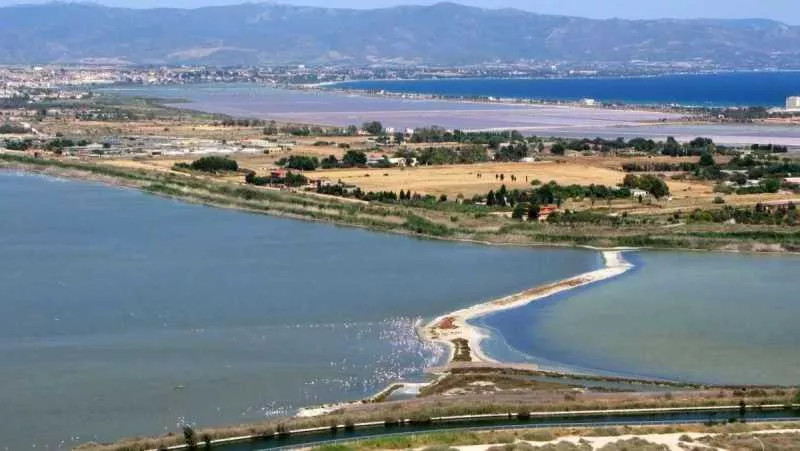 Molentargius, torna la produzione del sale e si punta sui fanghi termali: “Nuovi posti di lavoro”