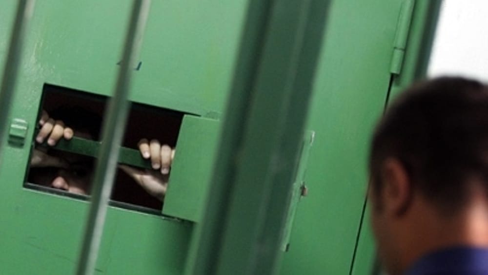 Donna aggredita, il senegalese resta a Uta: “L’ha scambiata per una persona che deve dargli soldi”