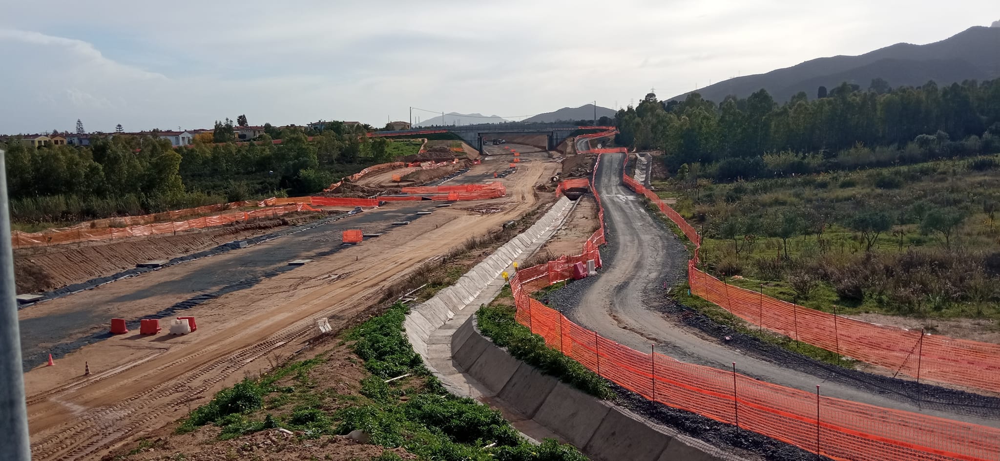 Prende forma, lentamente, la nuova Sulcitana a 4 corsie da Cagliari sino a Pula: lavori in corso
