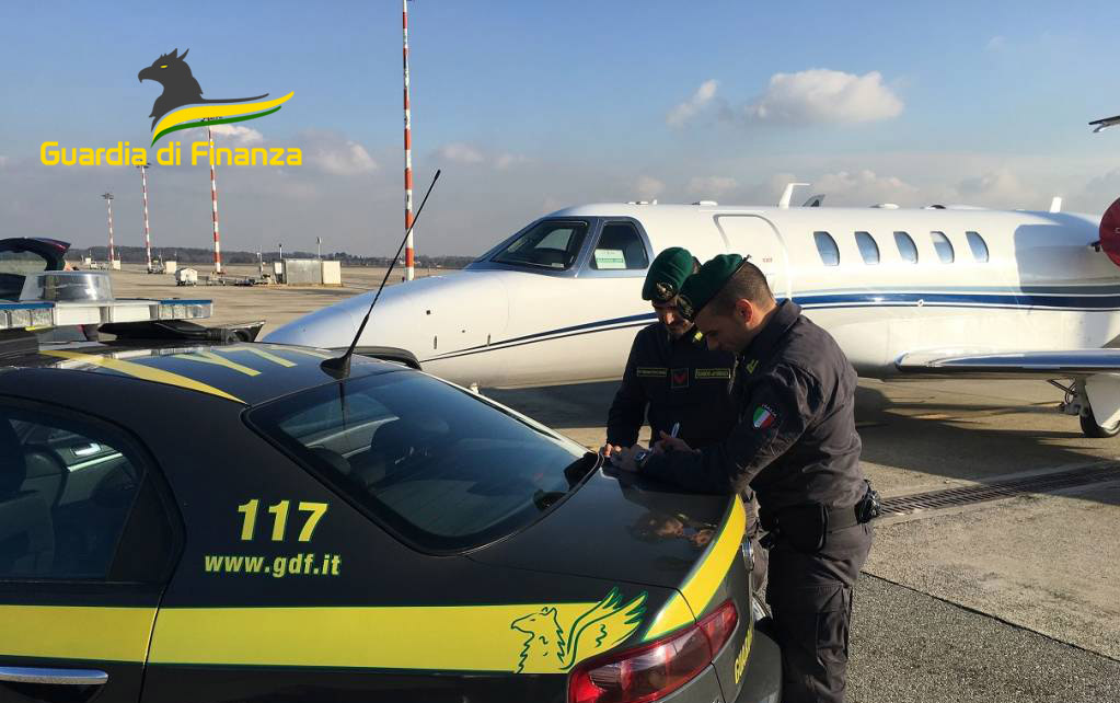 L’evasione fiscale vola in aerotaxi, scoperto a Olbia un debito di oltre 1 milione di euro