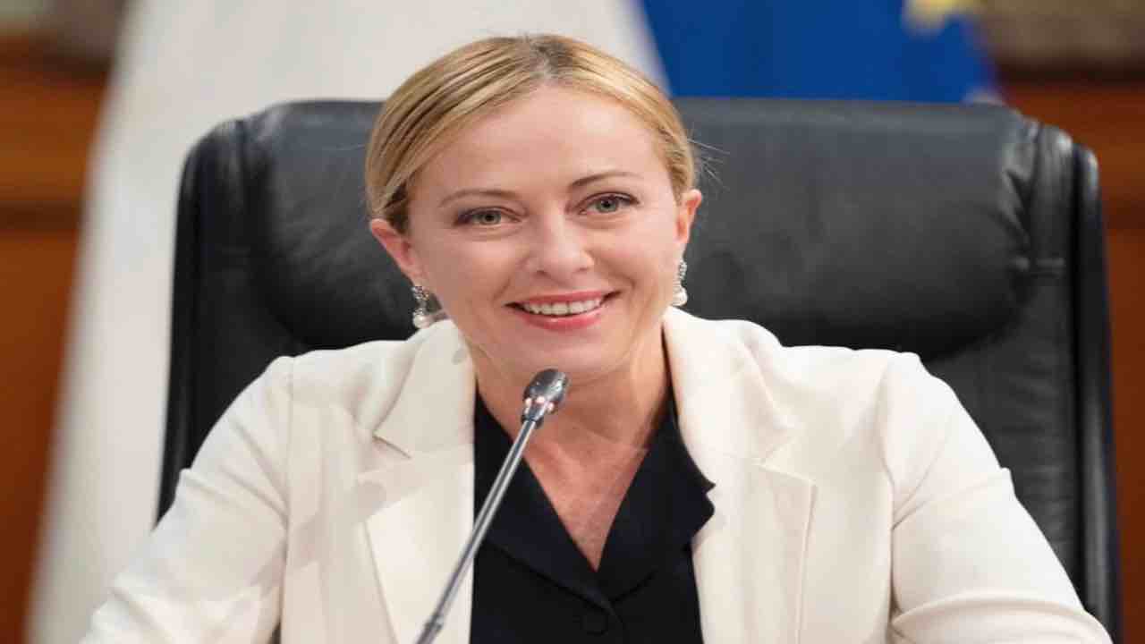 Giorgia Meloni: “Non ci saranno tagli al costo della benzina, non abbiamo soldi”
