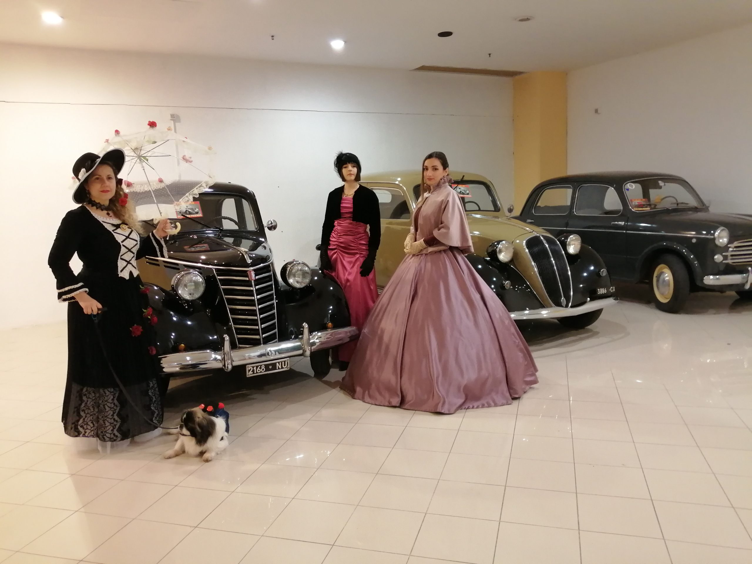 A San Sperate il fascino delle auto d’epoca e l’eleganza degli abiti vittoriani