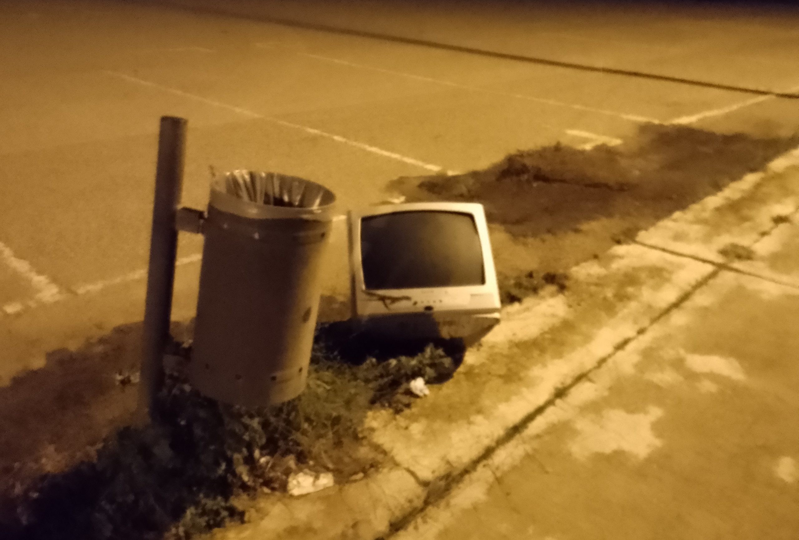 Ecocentro ancora chiuso, a Serramanna c’è chi decide di abbandonare gli ingombranti dove capita