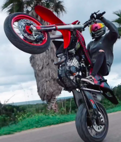 “Cafonate, pericolo stradale e danni ambientali”: le prodezze di Sara Aydin negli uffici della Forestale