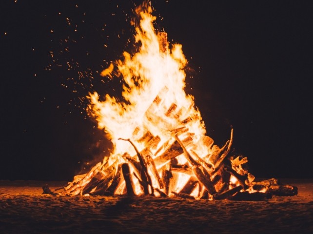 Capoterra, processione e accensione del fuoco per la festa di Sant’Antonio Abate