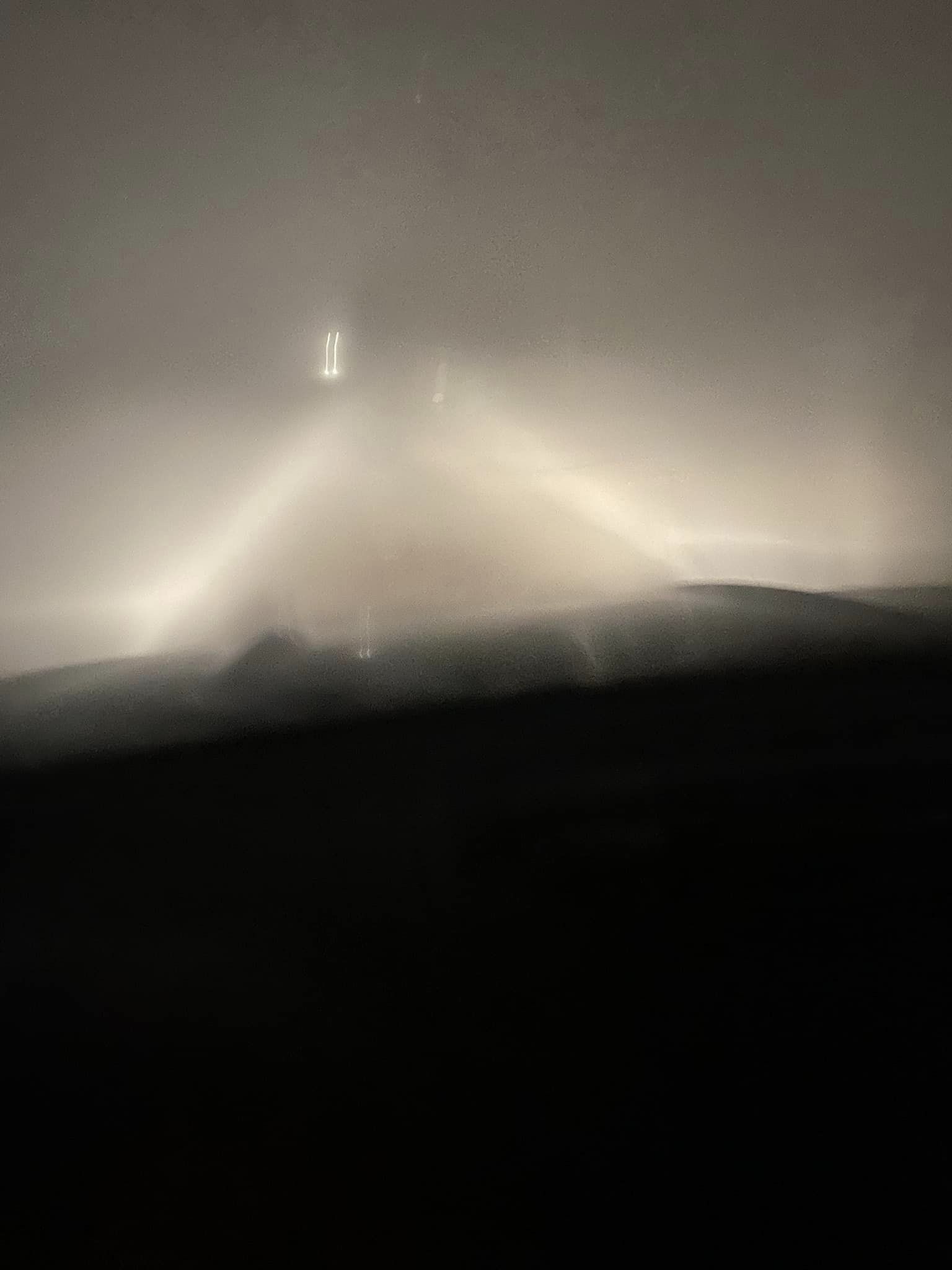 Cagliari avvolta da una magica e pericolosa nebbia: l’inedito saluto in bianco al nuovo anno 2023