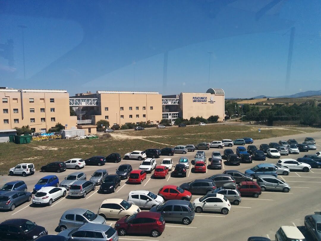 Monserrato, ladri scatenati nel parcheggio del Policlinico: “Rubano le auto dei dipendenti”