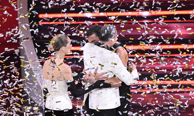 Sanremo, Mengoni vince il Festival che sarà ricordato più per le polemiche che per la musica