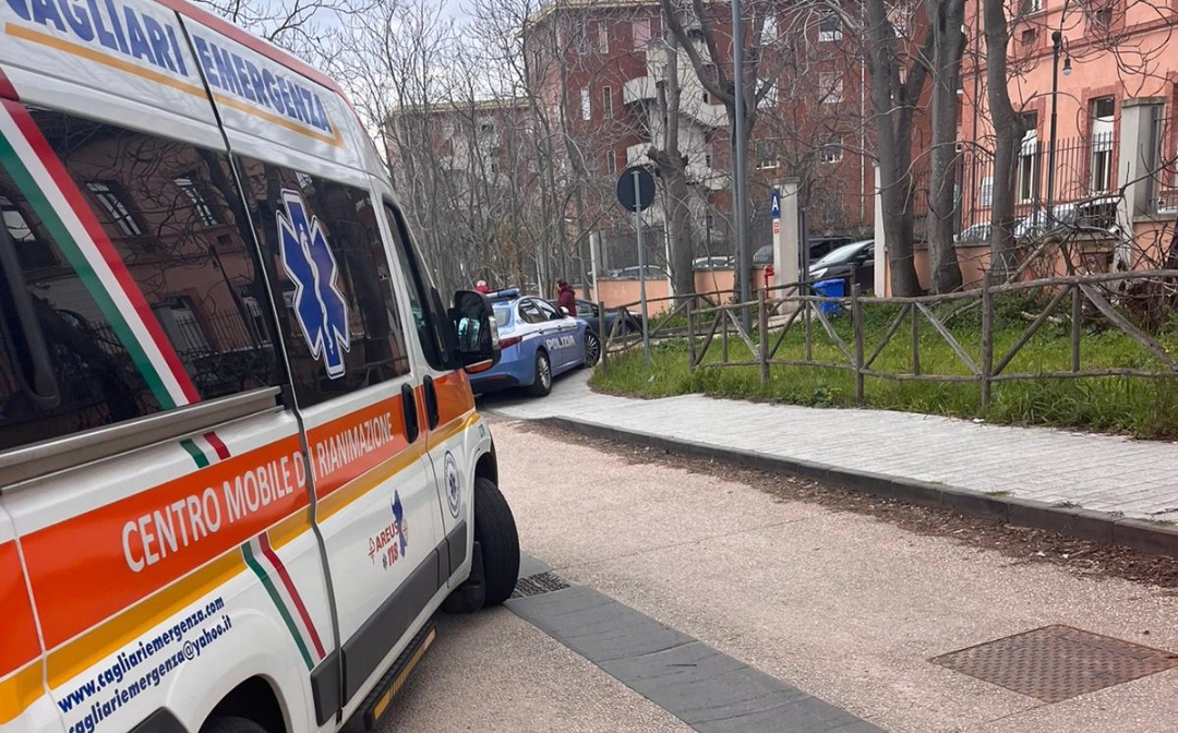 Cagliari, l’Asl: “La guardia giurata aggredita dalla coppia, 10 giorni di cure”