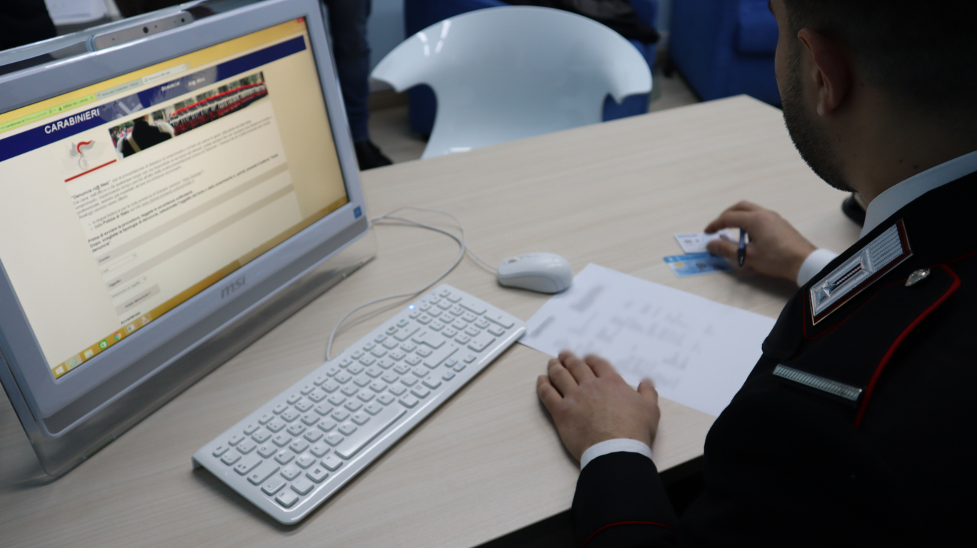 Si finge tecnico e ottiene mille euro da un’anziana di Seulo: siciliano nei guai