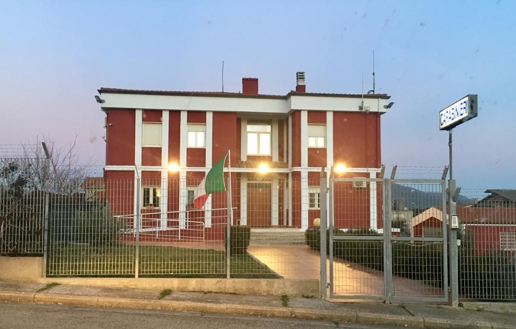 Orrore a Gesturi, spara al cane di un concittadino e lo uccide: 62enne denunciato