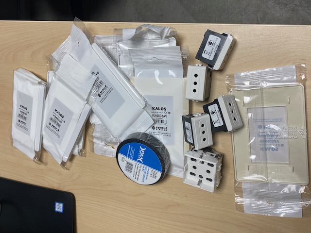 Ancora un furto alla Tecnomat di Assemini, sotto i vestiti merce rubata: operaio nei guai