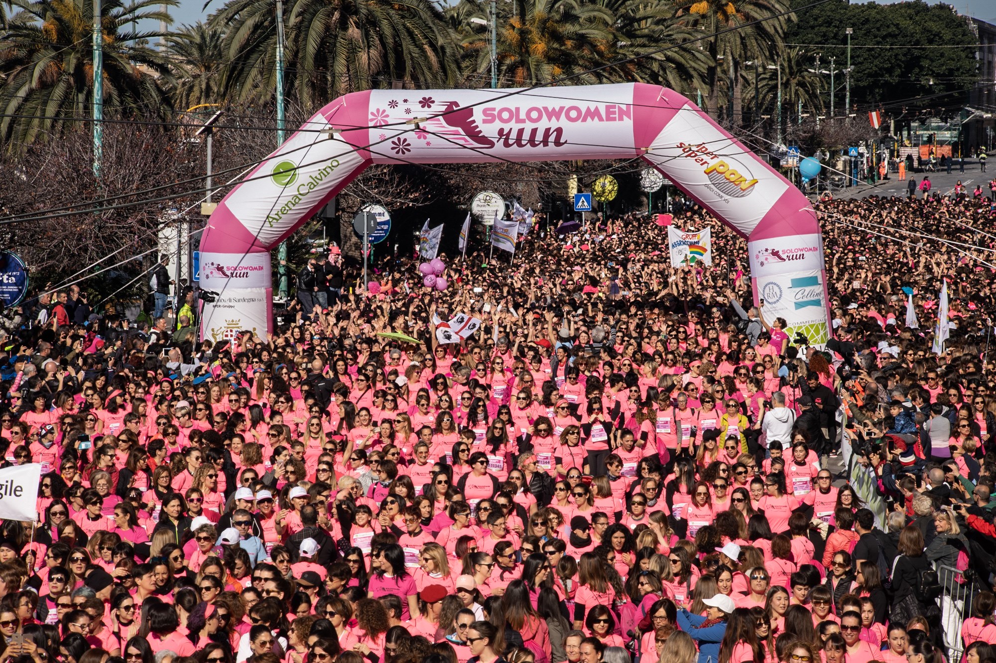 Il 5 marzo a Cagliari torna la SoloWomenRun: addio a via Roma, la corsa rosa partirà dalla Fiera