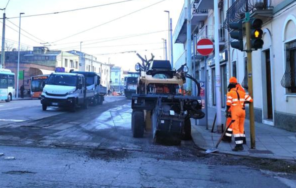 Quartu, asfalto nuovo su 25 chilometri di strade: “La metà sono sul litorale”