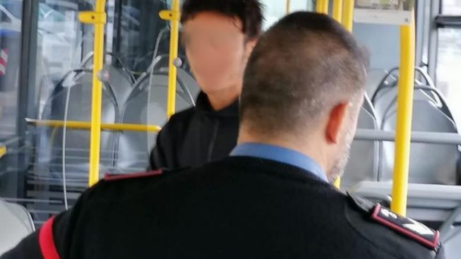 Cagliari, il picchiatore seriale algerino è libero: “Ha problemi di salute e dev’essere aiutato”