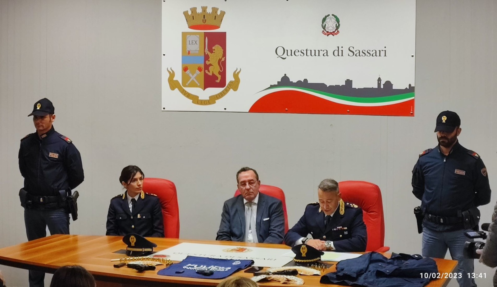 Gambizzò 4 persone al bar: arrestato dopo un inseguimento latitante in Sardegna