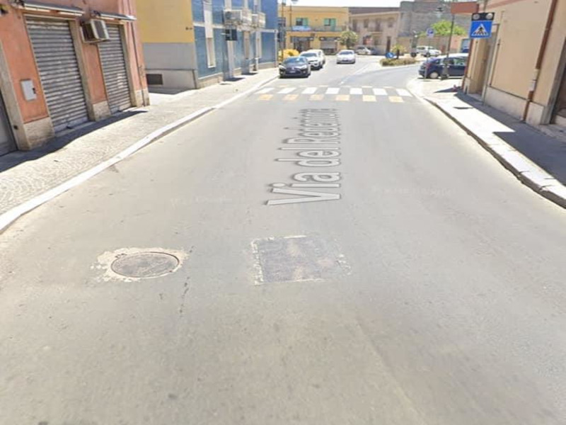 Monserrato, la denuncia: “Disabile multata dentro l’auto in sosta (vietata) per comprare il pane”