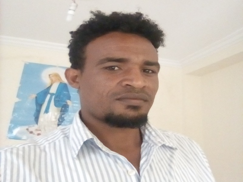 La favola di Gebremichael, rifugiato eritreo sbarcato a Cagliari: domani si laurea in Ingegneria chimica