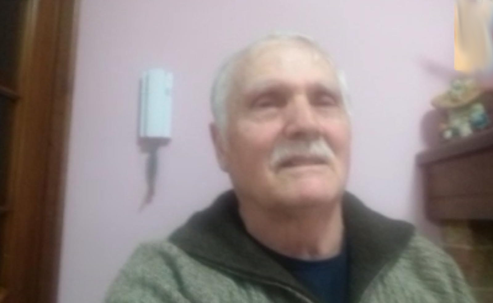 Elmas, trova un portafoglio e lo restituisce: “Dentro c’erano documenti e soldi di un giovane lavoratore”