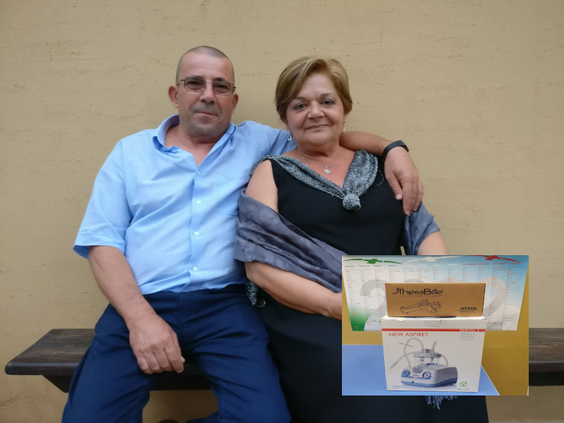 Cagliari, il marito muore e lei dona le apparecchiature all’ospedale: “Aiuteranno chi soffre”