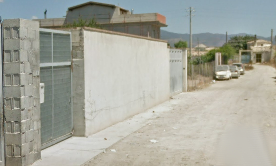 Quartu, due mini appartamenti abusivi occupati da famiglie Rom: “3 mesi di tempo per demolire tutto”