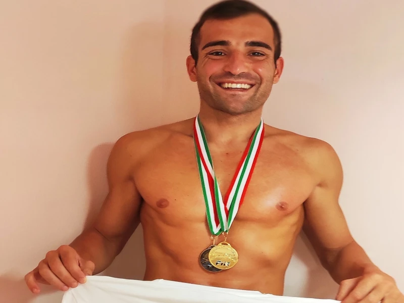 La terribile denuncia di Claudio Rais, il nuotatore sardo morto a 37 anni: “Il mio calvario dopo la terza dose di vaccino anti covid”